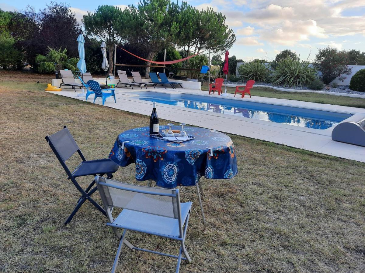 Gite 4 Personnes Avec Piscine Entre Saintes Et Royan Balanzac Екстер'єр фото